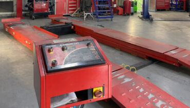 Wheel Alignment Machine